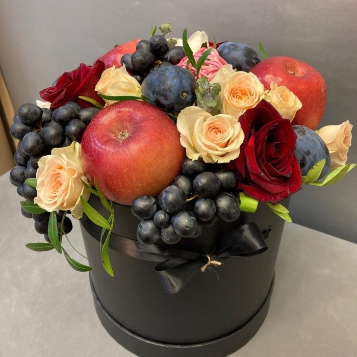 Букет роз и фруктов, фото 3
